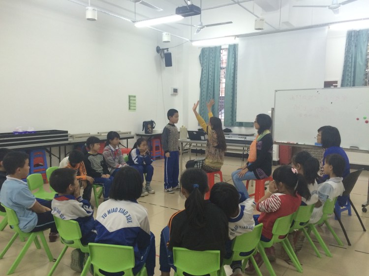 社區活動: 為社區內的學生，提供各類課後的小組服務，包括：康樂、手工、英語、美食、電腦、電影、康教育和閱讀等。