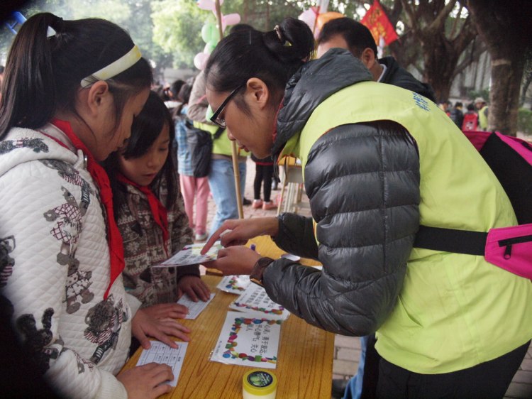 義工服務: 參與不同的社區宣傳教育活動，用活動形式傳遞健康價值。